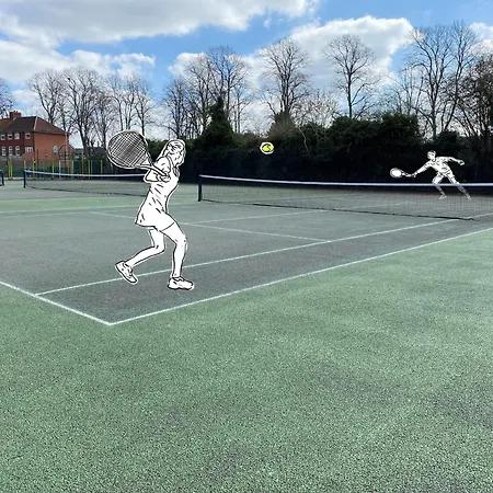 Self-catering Studio+kitchen+parking Apartment Bristol