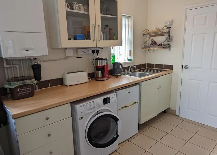 Self-catering Studio+kitchen+parking Apartment