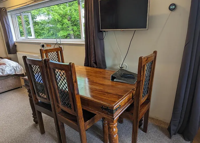 Self-catering Studio+kitchen+parking Апартаменты