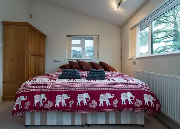 Self-catering Studio+kitchen+parking * Bristol