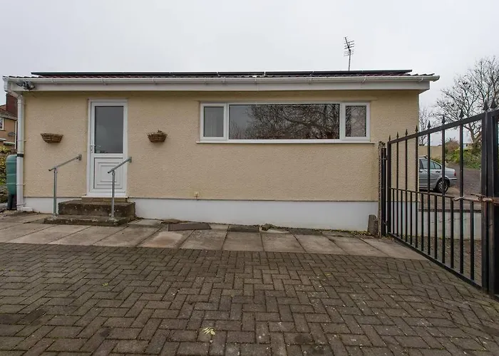 Self-catering Studio+kitchen+parking Bristol